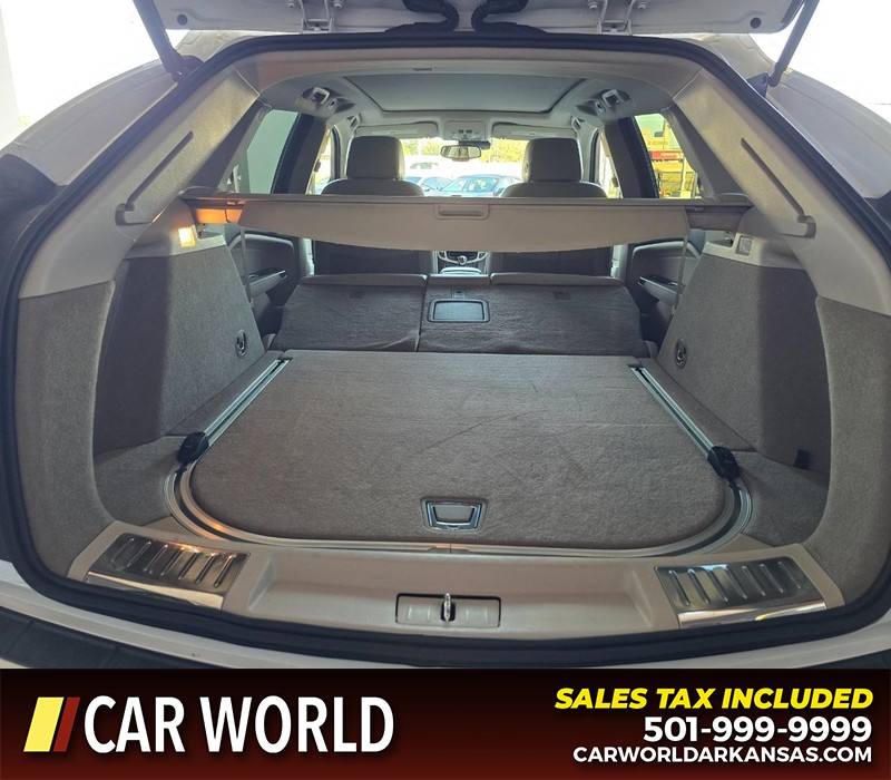 Cadillac SRX Vehicle Full-screen Gallery Image 14