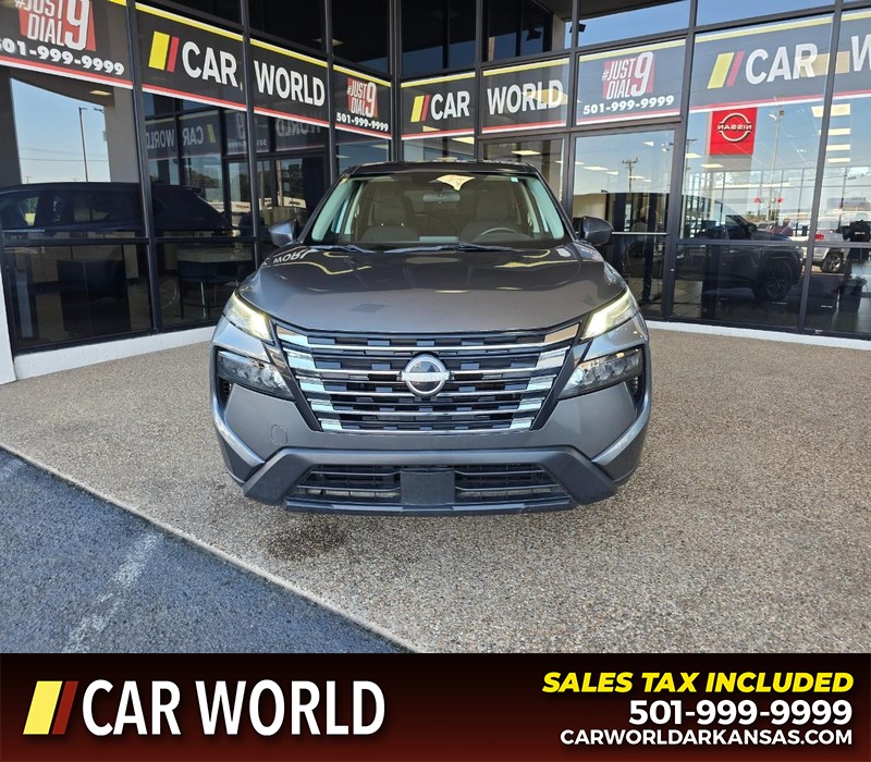 Nissan Rogue Vehicle Full-screen Gallery Image 2