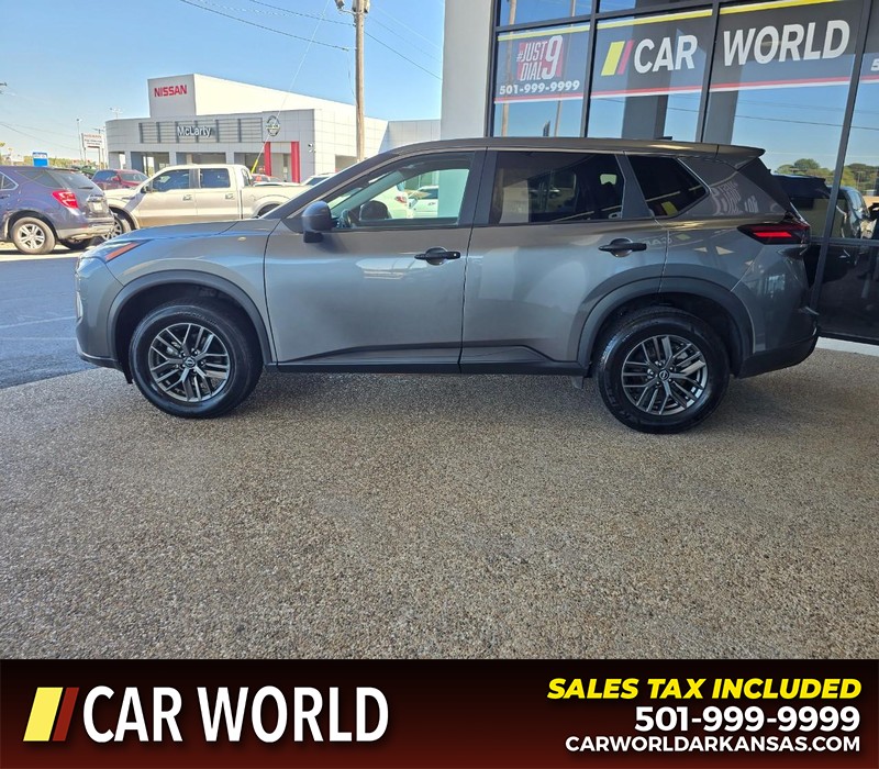 Nissan Rogue Vehicle Full-screen Gallery Image 4