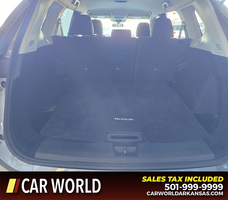 Nissan Rogue Vehicle Full-screen Gallery Image 13