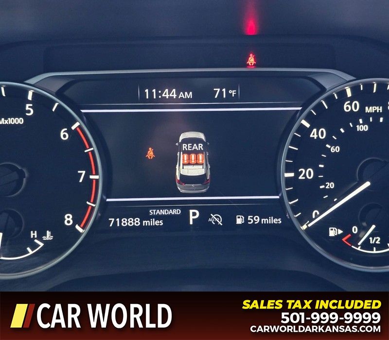 Nissan Rogue Vehicle Full-screen Gallery Image 16