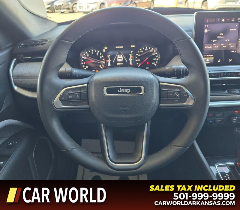 Jeep Compass Vehicle Full-screen Gallery Image 15