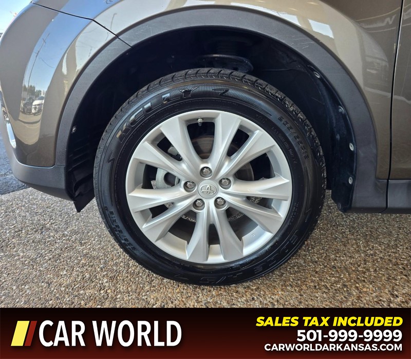 Toyota RAV4 Vehicle Full-screen Gallery Image 6