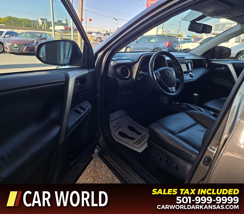 Toyota RAV4 Vehicle Full-screen Gallery Image 7
