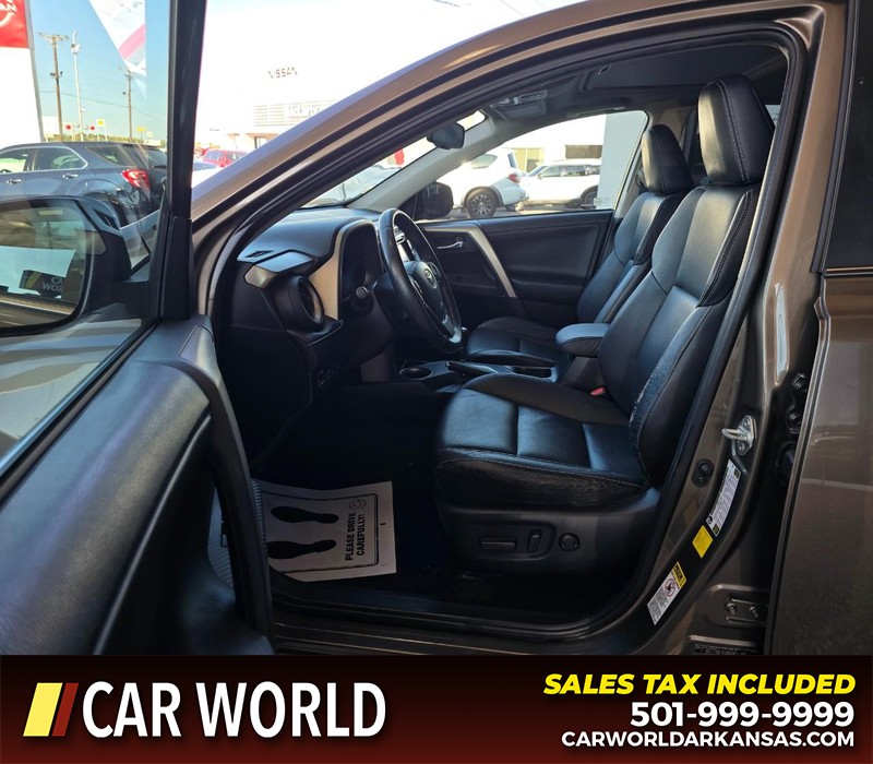 Toyota RAV4 Vehicle Full-screen Gallery Image 8