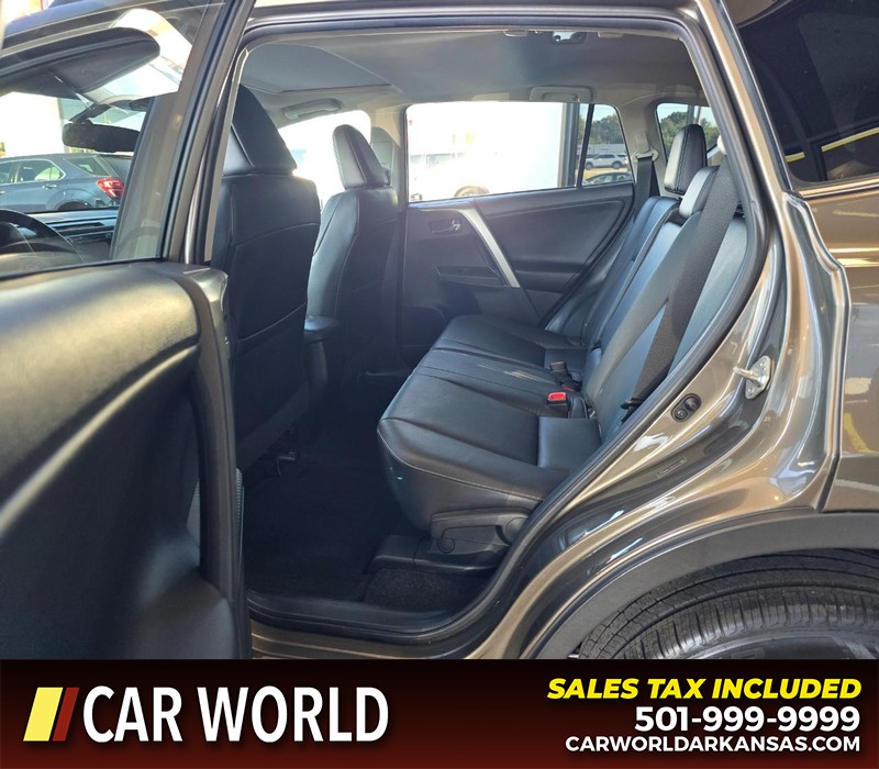 Toyota RAV4 Vehicle Full-screen Gallery Image 10