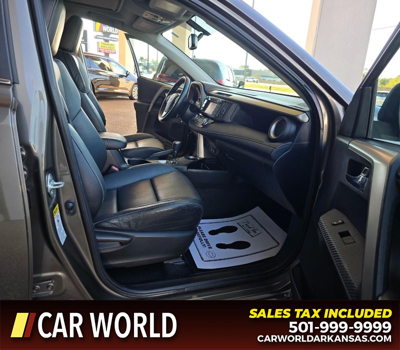 Toyota RAV4 Vehicle Full-screen Gallery Image 11