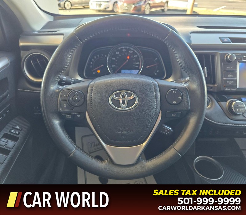Toyota RAV4 Vehicle Full-screen Gallery Image 15