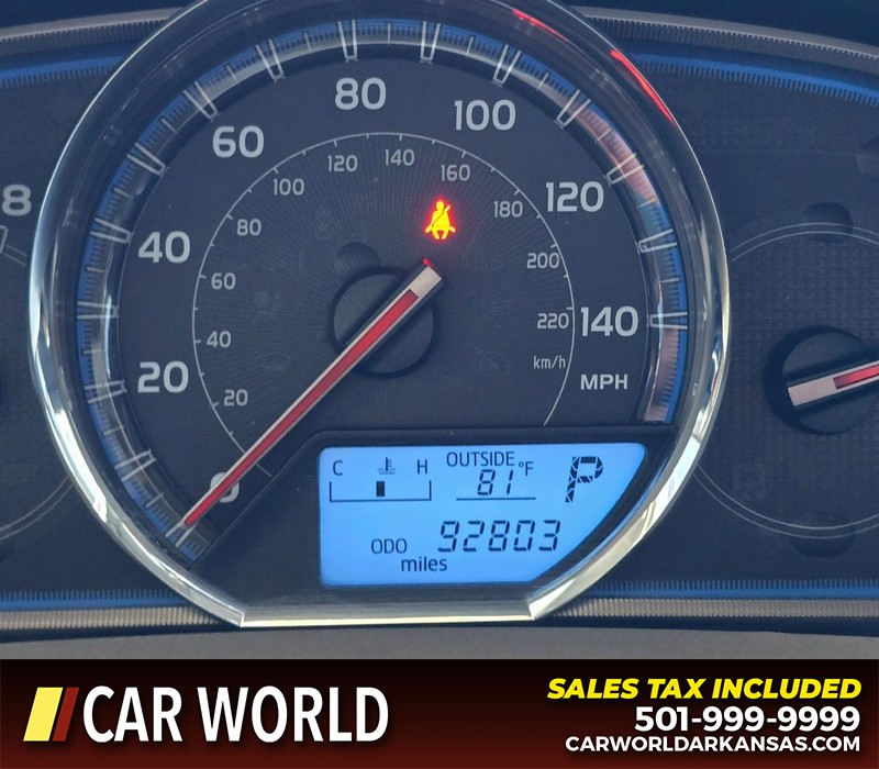 Toyota RAV4 Vehicle Full-screen Gallery Image 16