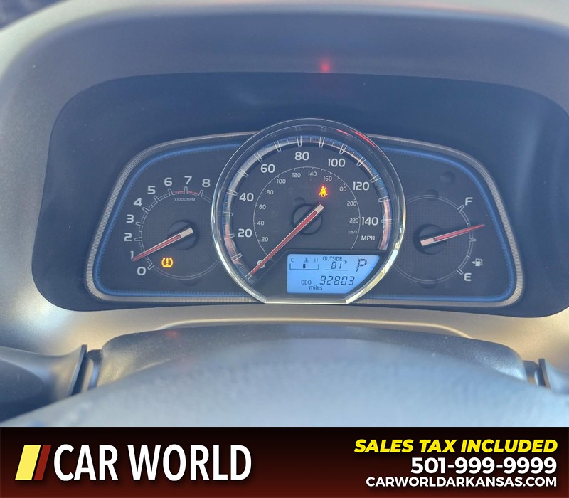 Toyota RAV4 Vehicle Full-screen Gallery Image 17