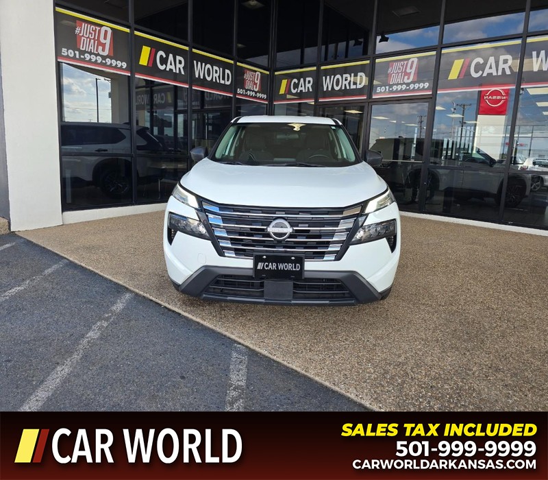 Nissan Rogue Vehicle Full-screen Gallery Image 2