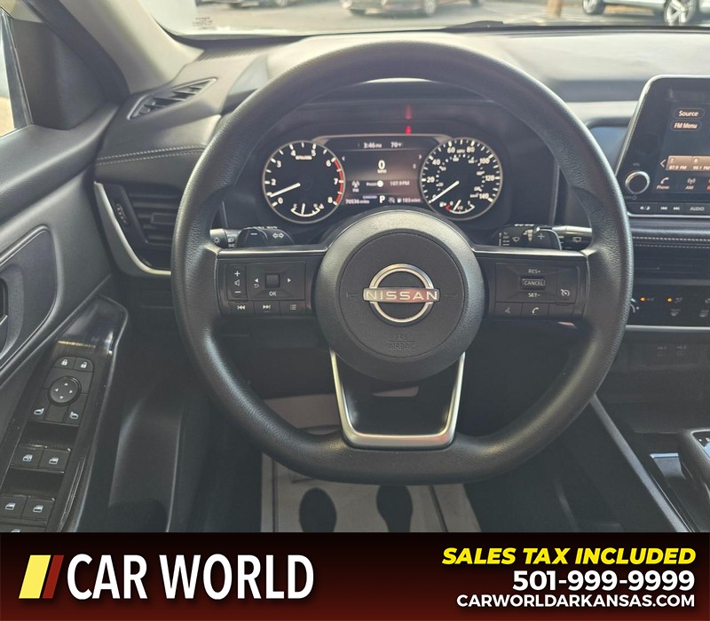 Nissan Rogue Vehicle Full-screen Gallery Image 15