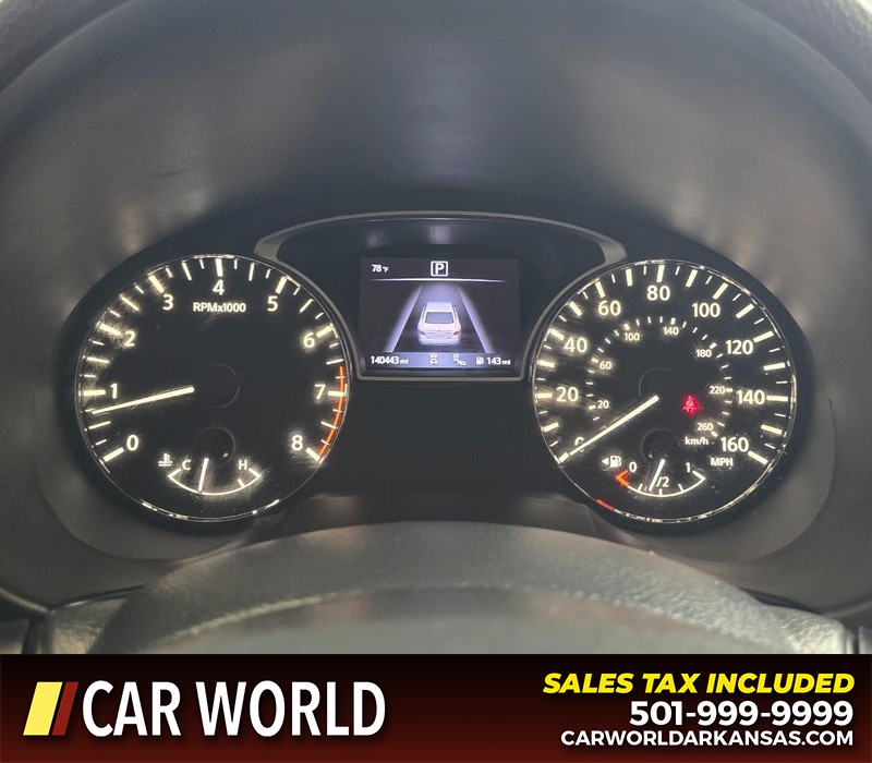 Nissan Altima Vehicle Full-screen Gallery Image 18