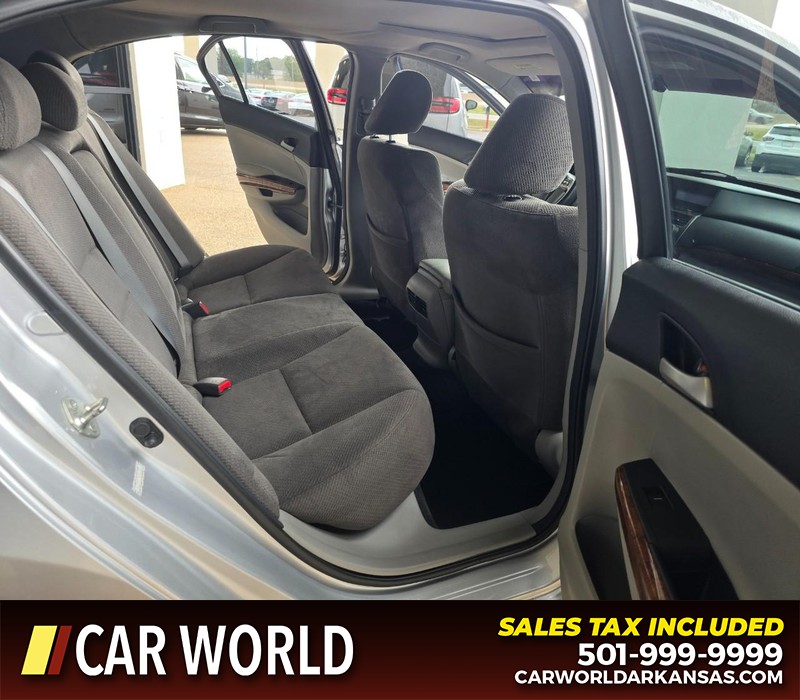 Honda Accord Sedan Vehicle Full-screen Gallery Image 12