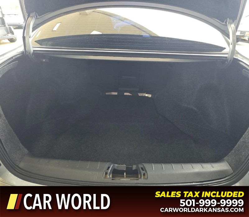Honda Accord Sedan Vehicle Full-screen Gallery Image 13