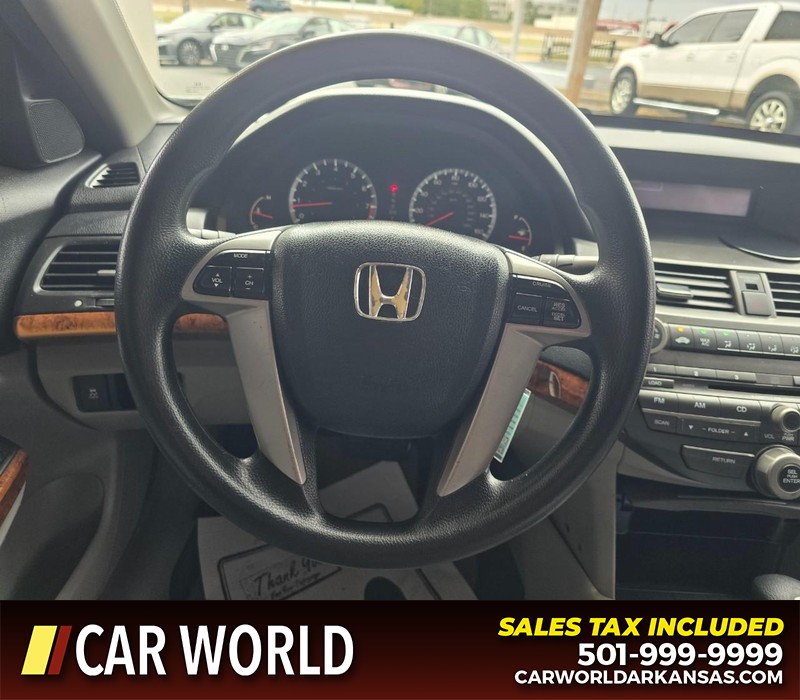 Honda Accord Sedan Vehicle Full-screen Gallery Image 14