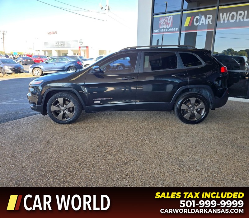 Jeep Cherokee Vehicle Full-screen Gallery Image 4