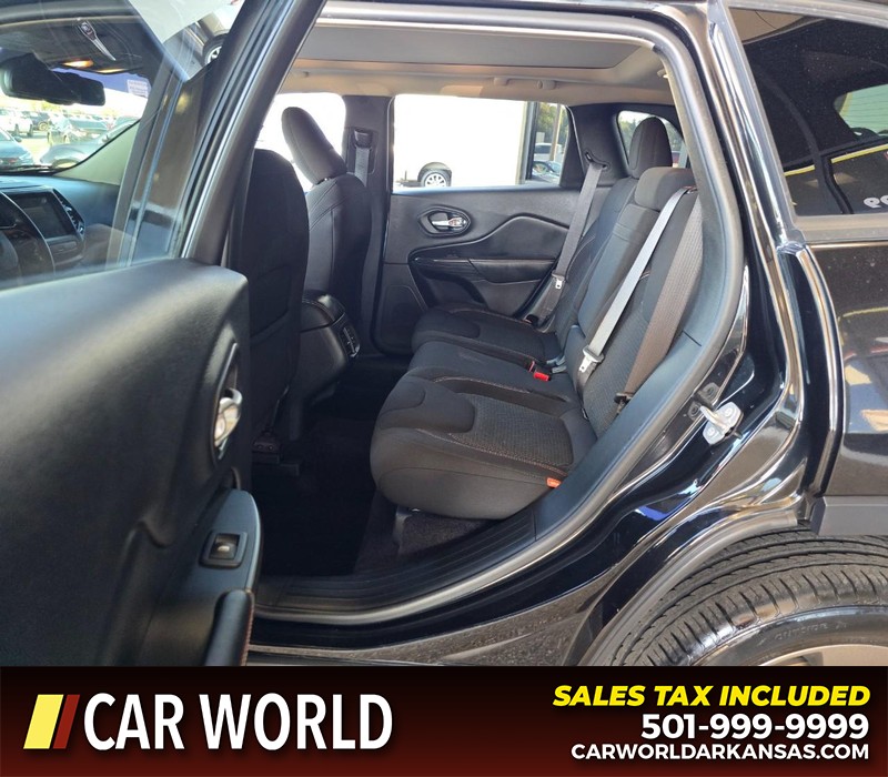 Jeep Cherokee Vehicle Full-screen Gallery Image 10