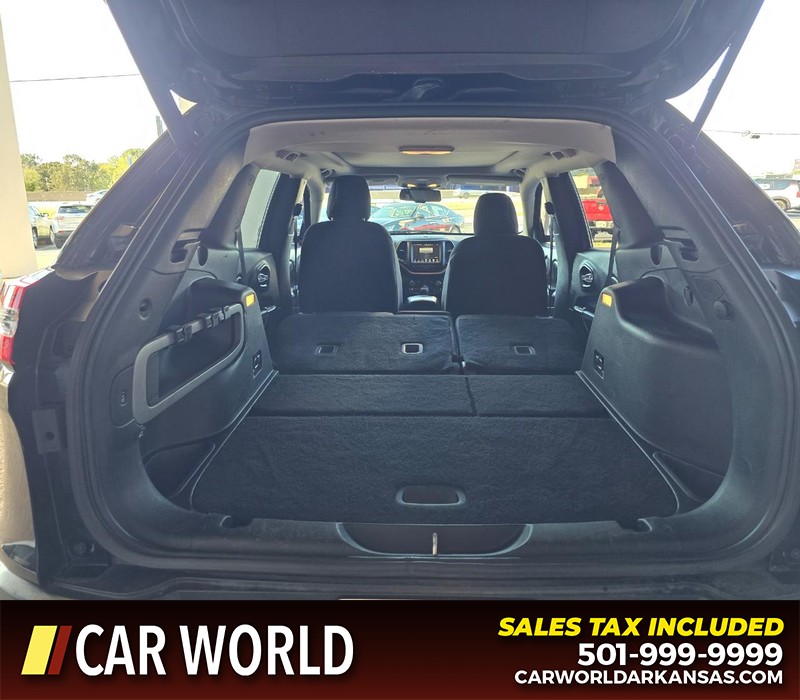 Jeep Cherokee Vehicle Full-screen Gallery Image 14