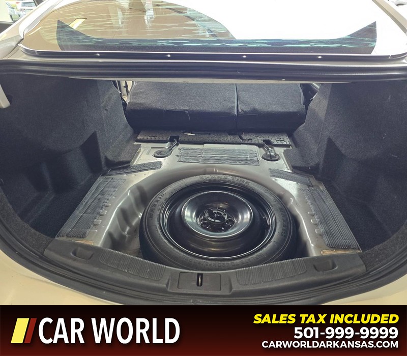 Ford Fusion Vehicle Full-screen Gallery Image 14