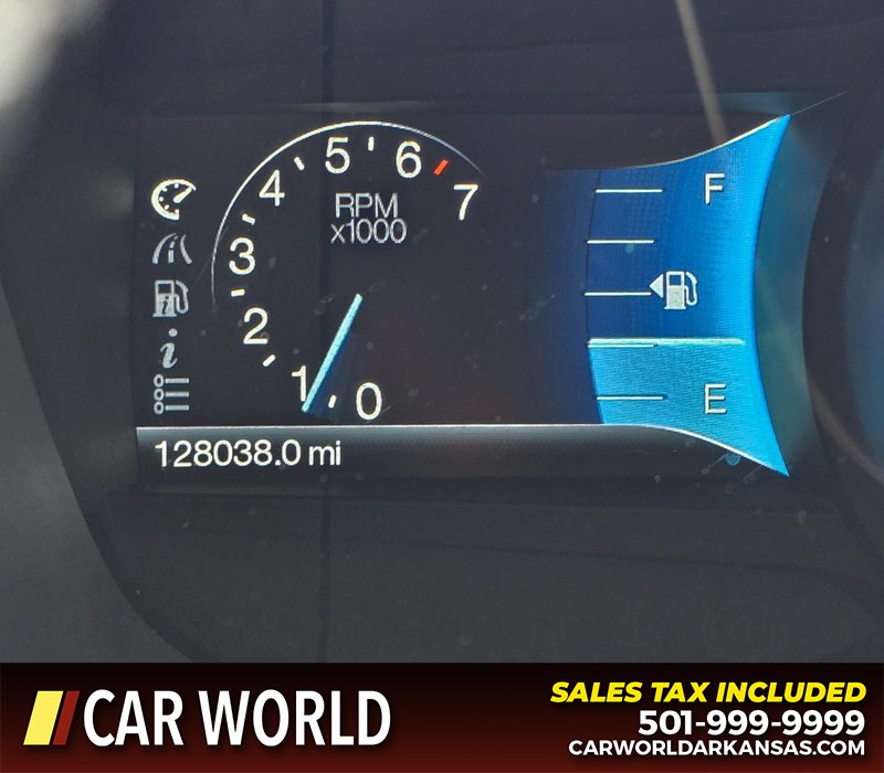 Ford Fusion Vehicle Full-screen Gallery Image 16