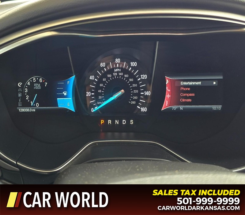 Ford Fusion Vehicle Full-screen Gallery Image 17