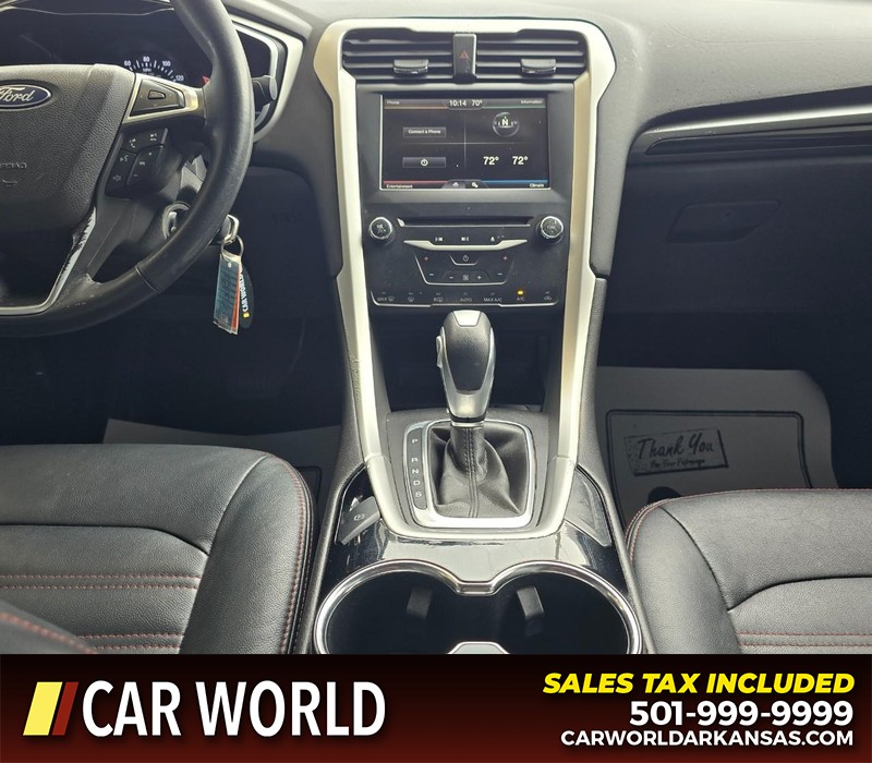 Ford Fusion Vehicle Full-screen Gallery Image 18