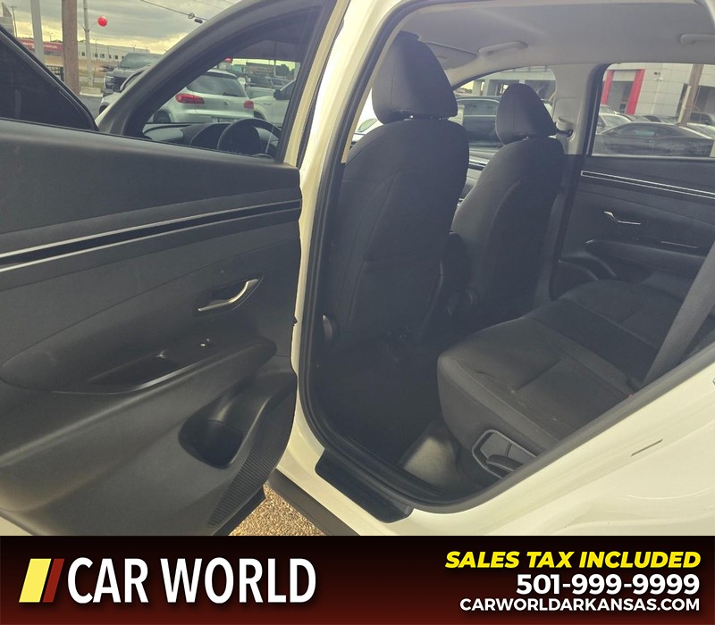 Hyundai Tucson Vehicle Full-screen Gallery Image 9