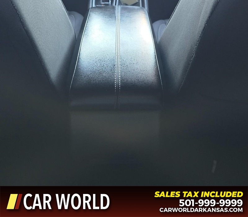 Nissan Altima Vehicle Full-screen Gallery Image 19