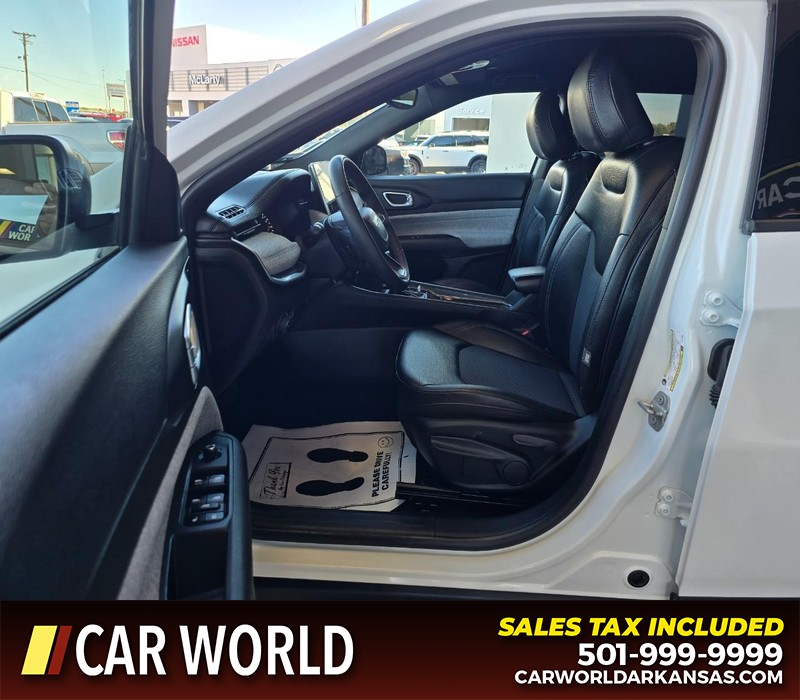Jeep Compass Vehicle Full-screen Gallery Image 8