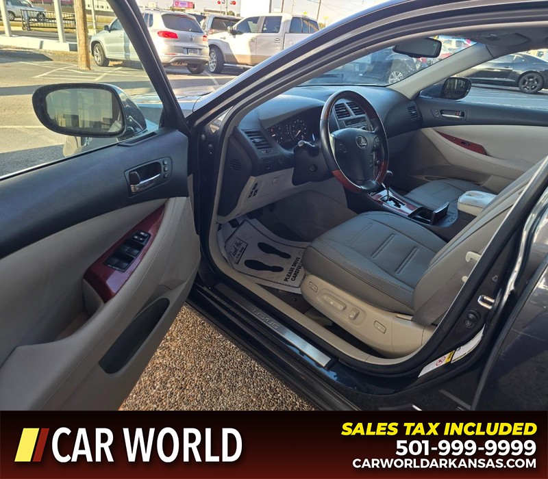 Lexus ES 350 Vehicle Full-screen Gallery Image 7