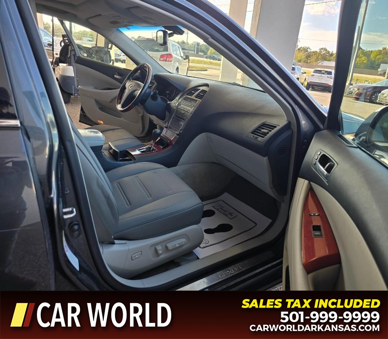Lexus ES 350 Vehicle Full-screen Gallery Image 11