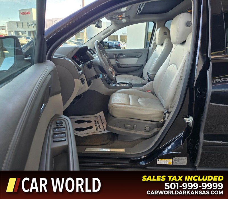 GMC Acadia Vehicle Full-screen Gallery Image 8