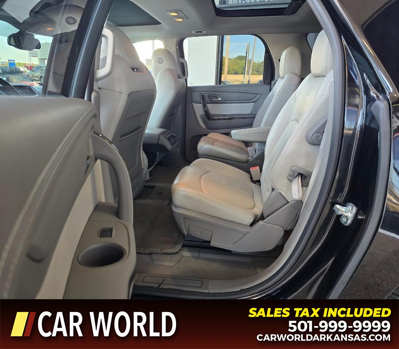 GMC Acadia Vehicle Full-screen Gallery Image 10