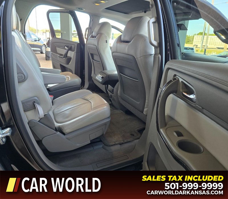 GMC Acadia Vehicle Full-screen Gallery Image 13