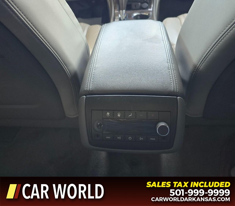 GMC Acadia Vehicle Full-screen Gallery Image 23
