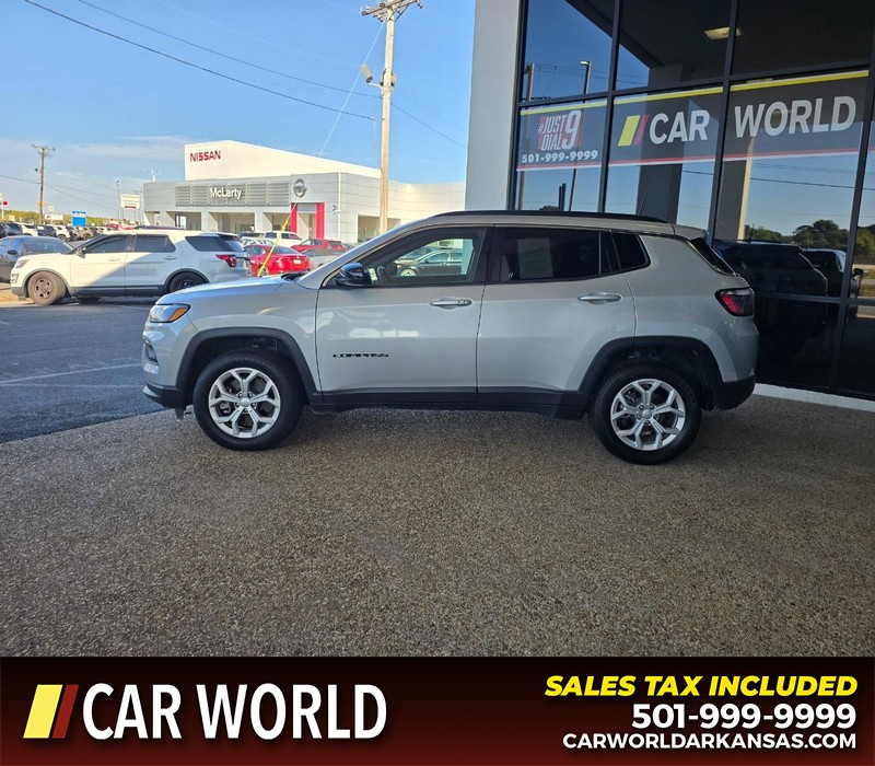 Jeep Compass Vehicle Full-screen Gallery Image 4