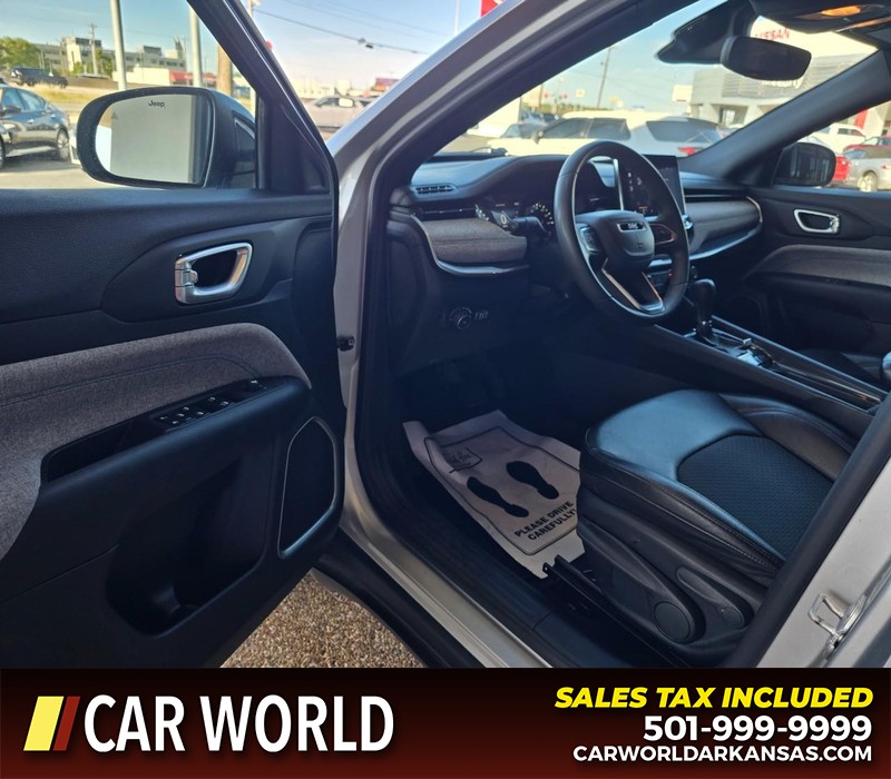Jeep Compass Vehicle Full-screen Gallery Image 7
