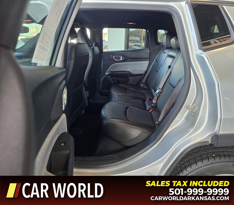 Jeep Compass Vehicle Full-screen Gallery Image 10