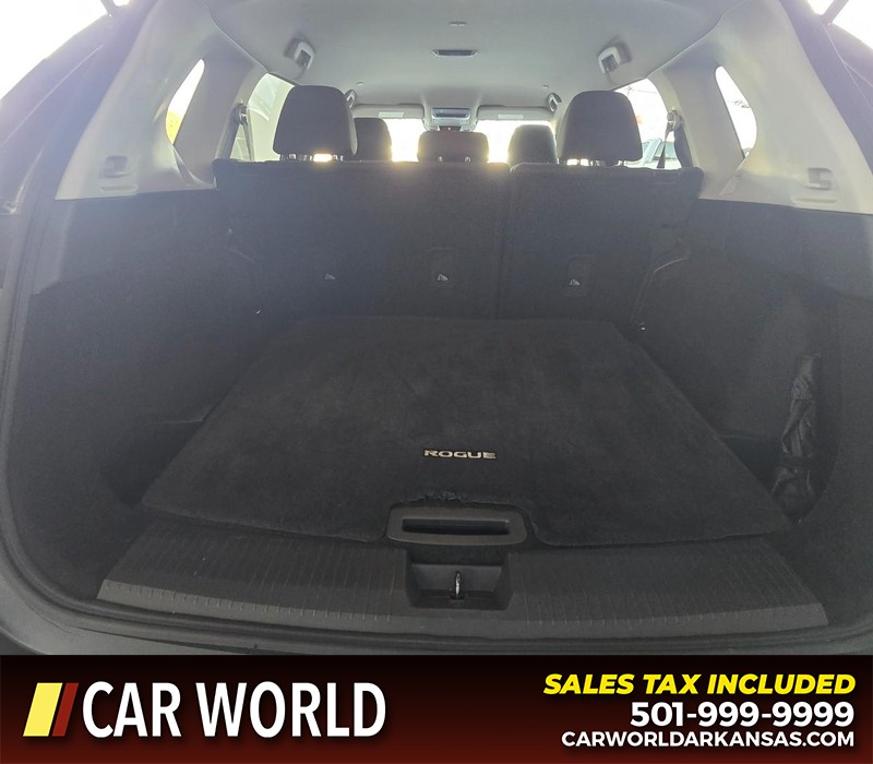 Nissan Rogue Vehicle Full-screen Gallery Image 13