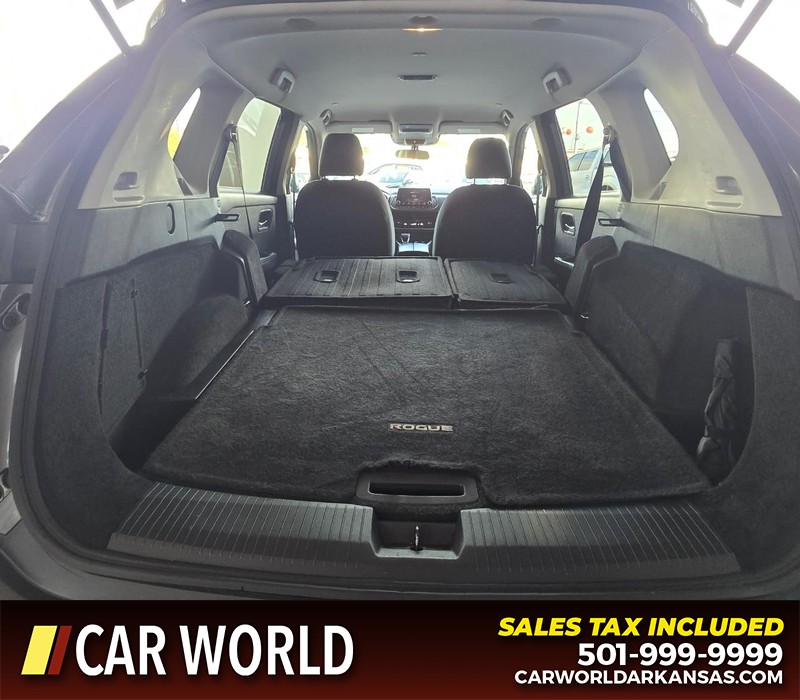 Nissan Rogue Vehicle Full-screen Gallery Image 14