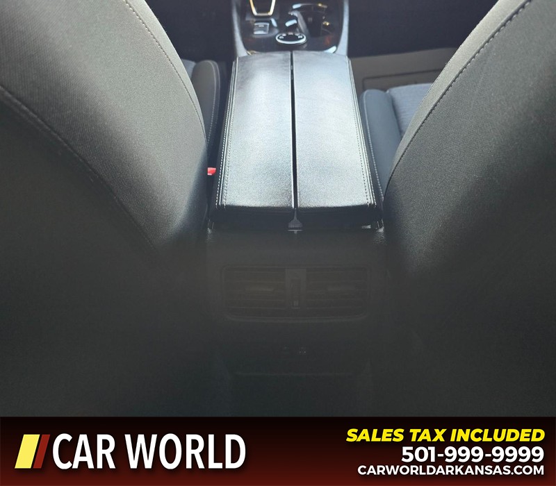 Nissan Rogue Vehicle Full-screen Gallery Image 19
