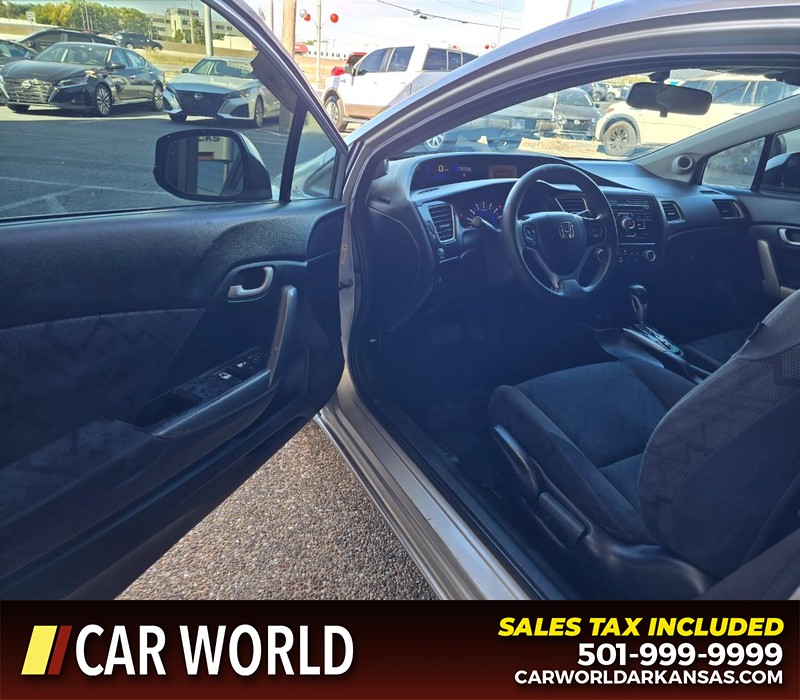 Honda Civic Coupe Vehicle Full-screen Gallery Image 7