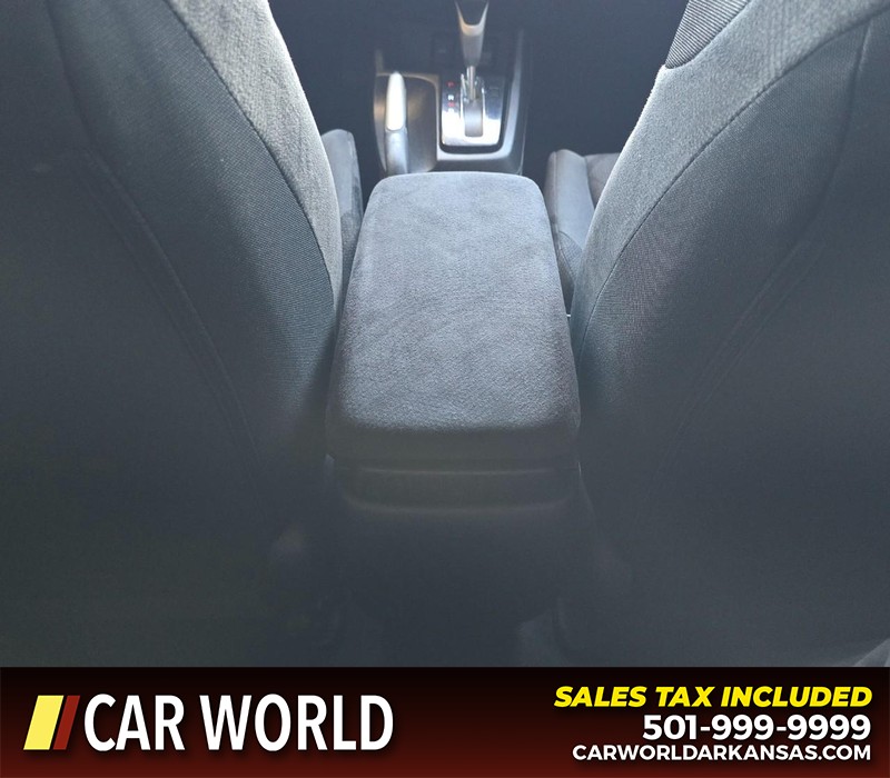 Honda Civic Coupe Vehicle Full-screen Gallery Image 17