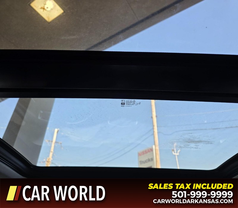Cadillac SRX Vehicle Full-screen Gallery Image 19