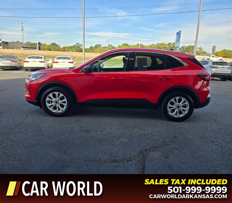 Ford Escape Vehicle Full-screen Gallery Image 4