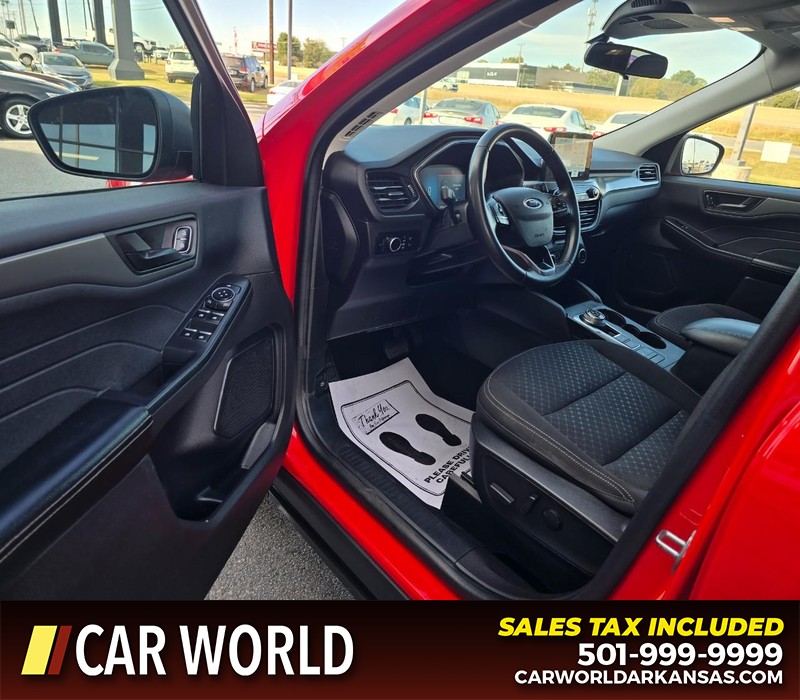 Ford Escape Vehicle Full-screen Gallery Image 7