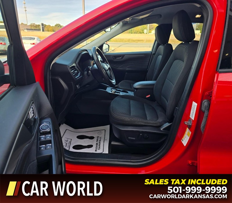 Ford Escape Vehicle Full-screen Gallery Image 8