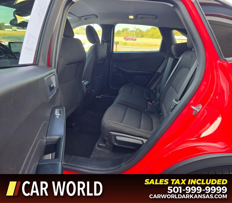 Ford Escape Vehicle Full-screen Gallery Image 10