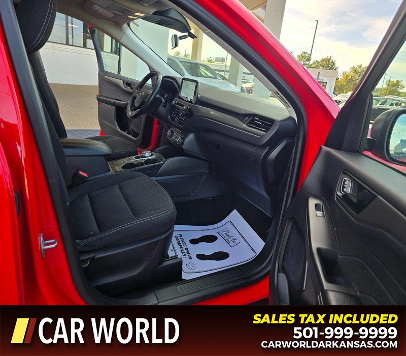 Ford Escape Vehicle Full-screen Gallery Image 11